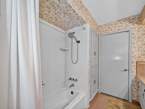 5223 Wigton Drive, Houston TX 77096