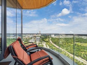 1711 Allen Parkway 2601, Houston TX 77019