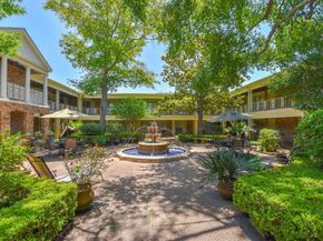 2727 Briarhurst Drive 25, Houston TX 77057