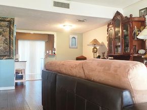 2727 Briarhurst Drive 25, Houston TX 77057