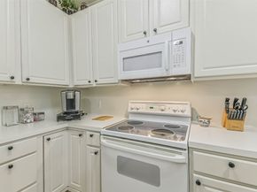 2815 Kings Crossing Drive 307, Houston TX 77345