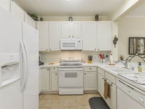 2815 Kings Crossing Drive 307, Houston TX 77345