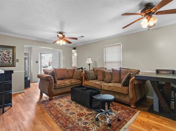 5231 Honeyvine Drive, Houston TX 77048