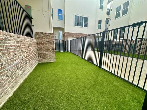 1138 W 16th Street, Houston TX 77008