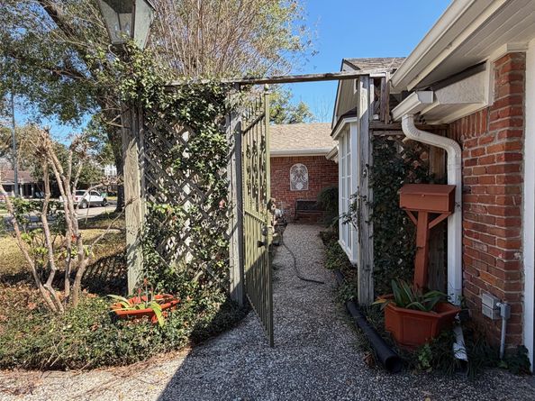 7715 Highmeadow Drive, Houston TX 77063