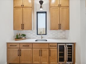 1811 Du Barry Lane, Houston TX 77018