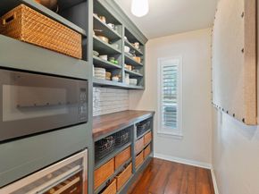 22 Greycrest Place, The Woodlands TX 77382