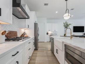 1922 Hoskins Drive, Houston TX 77080