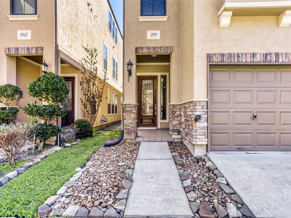 2911 Royal Oaks Grove, Houston TX 77082