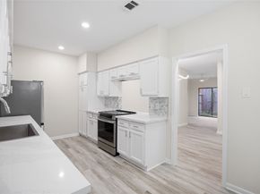 2668 Bering Drive 2668, Houston TX 77057