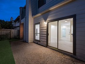 2668 Bering Drive 2668, Houston TX 77057