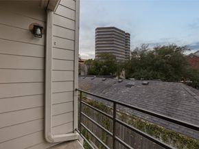 2668 Bering Drive 2668, Houston TX 77057