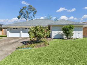 5810 Viking Drive, Houston TX 77092