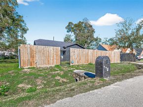 978 Saint Clair Street, Houston TX 77088