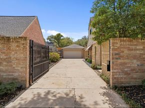 10331 Lynbrook Hollow Street, Houston TX 77042