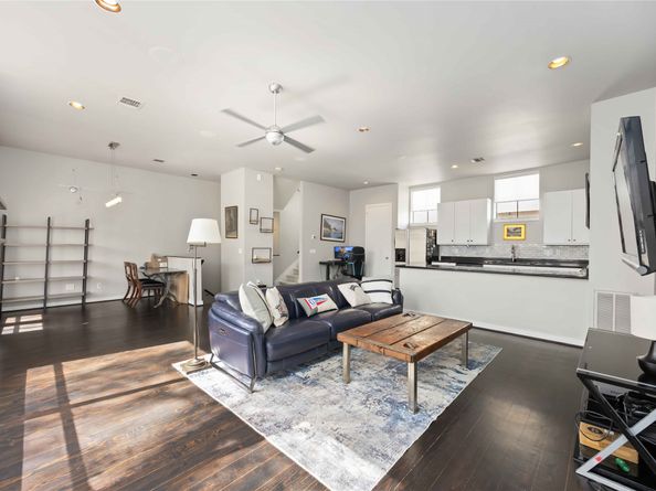 939 Colorado Street 17, Houston TX 77007