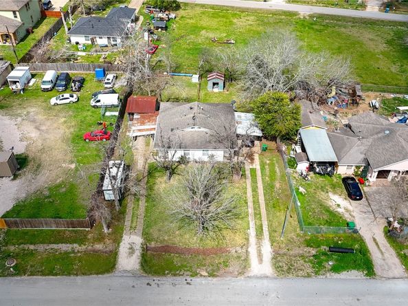 6109 Hertford Street, Houston TX 77048