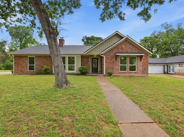 24714 Hunters Hollow Drive, Spring TX 77380