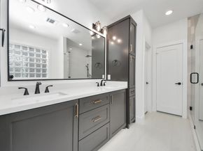 929 Fisher Street F, Houston TX 77018