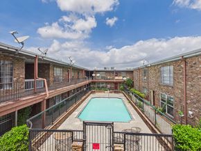 6500 Rampart Street 28, Houston TX 77081