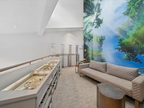 1804 N Memorial Way A, Houston TX 77007