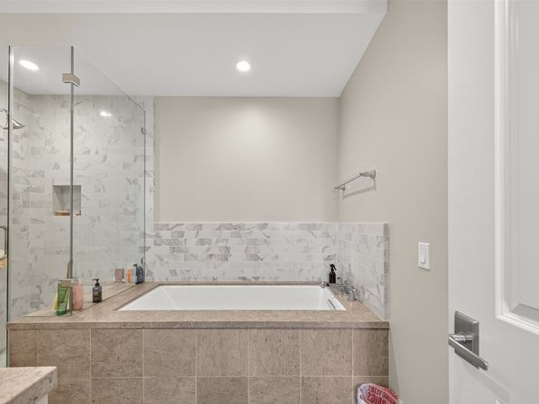 2047 Westcreek Lane 608, Houston TX 77027