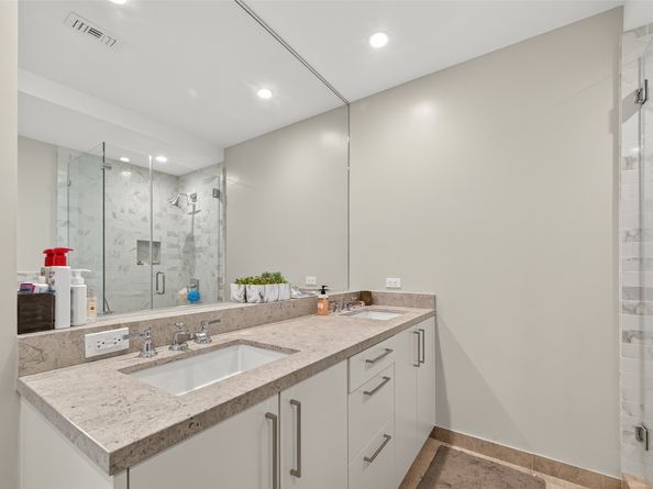 2047 Westcreek Lane 608, Houston TX 77027