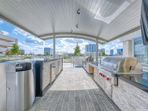 2047 Westcreek Lane 608, Houston TX 77027