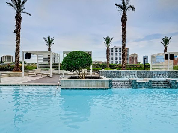 2047 Westcreek Lane 608, Houston TX 77027