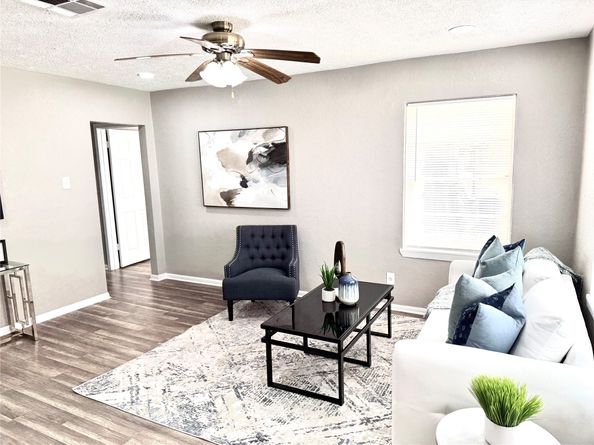 903 Roper Street, Houston TX 77034