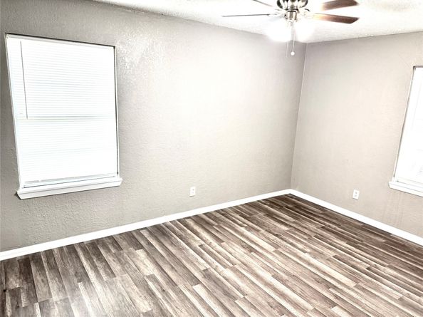 903 Roper Street, Houston TX 77034