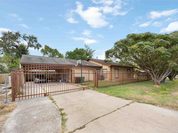 7334 Anzac Street, Houston TX 77020
