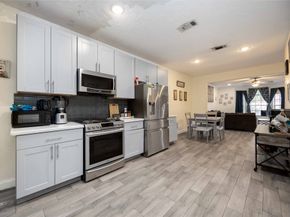 7334 Anzac Street, Houston TX 77020