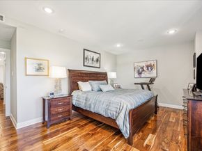 651 Bering Drive 1402, Houston TX 77057