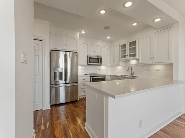 651 Bering Drive 1402, Houston TX 77057