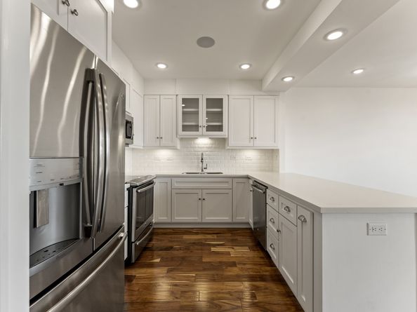 651 Bering Drive 1402, Houston TX 77057