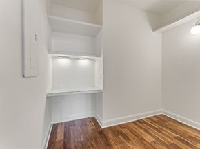651 Bering Drive 1402, Houston TX 77057