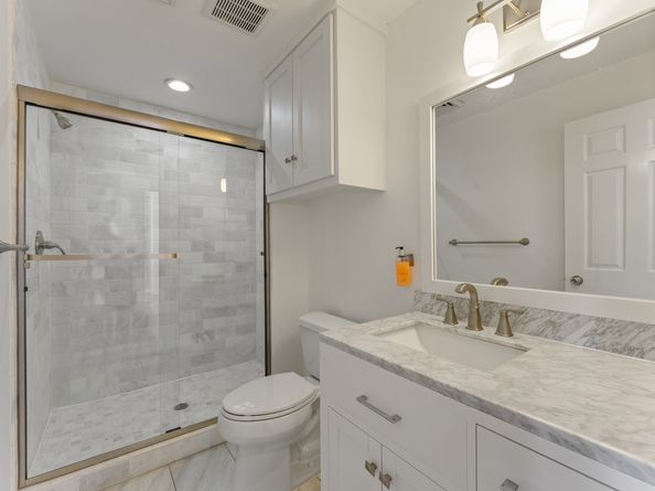 651 Bering Drive 1402, Houston TX 77057