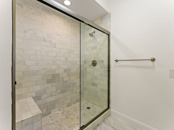 651 Bering Drive 1402, Houston TX 77057