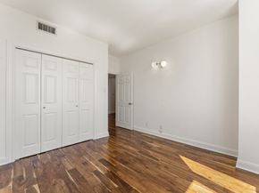 651 Bering Drive 1402, Houston TX 77057