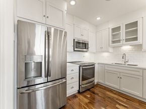 651 Bering Drive 1402, Houston TX 77057