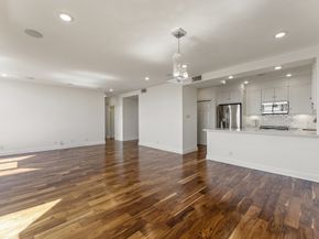 651 Bering Drive 1402, Houston TX 77057
