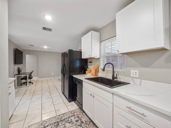 1337 Conrad Sauer Drive, Houston TX 77043