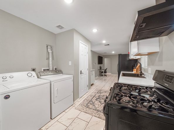 1337 Conrad Sauer Drive, Houston TX 77043