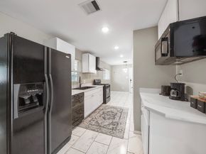 1337 Conrad Sauer Drive, Houston TX 77043