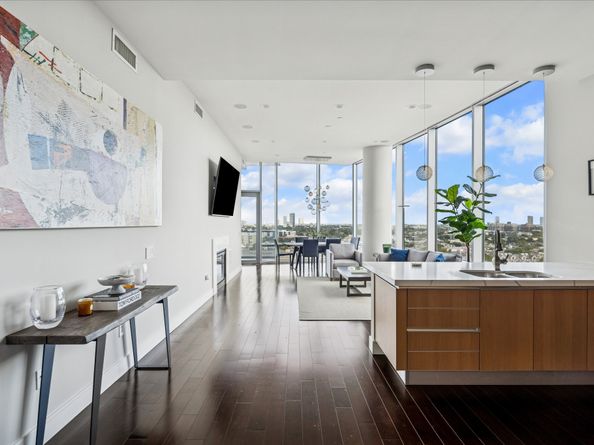 2727 Kirby Drive 12C, Houston TX 77098