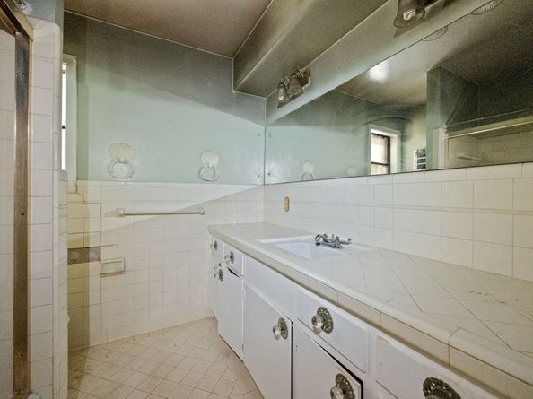 8622 Dover Street, Houston TX 77061