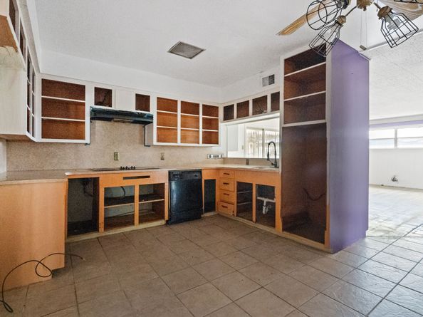 8622 Dover Street, Houston TX 77061