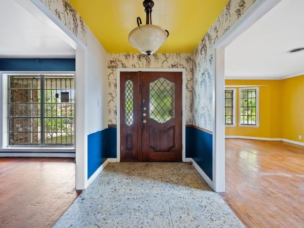 8622 Dover Street, Houston TX 77061