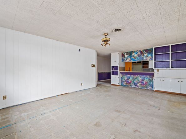 8622 Dover Street, Houston TX 77061